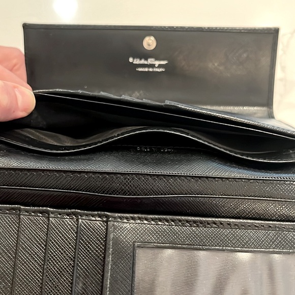 Ferragamo black leather wallet - Picture 9 of 10